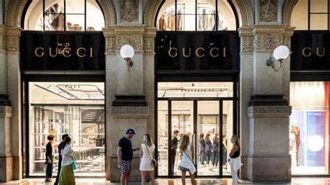 gucci certificazione parità di genere|Gucci, prima italiana del lusso con il bollino per la parità di genere.